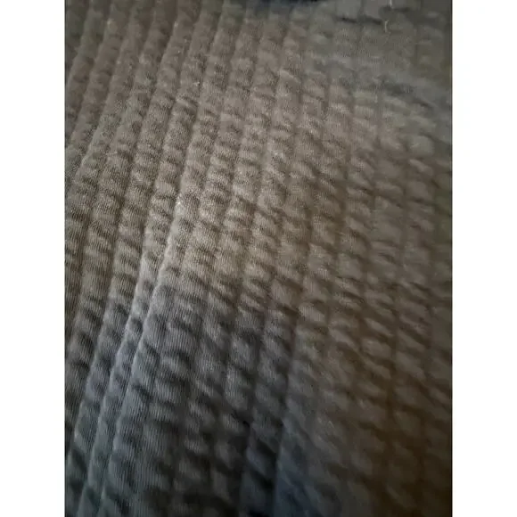 Offline by Aerie Hoodie Quilted Cropped Warm Black Pullover Cozy Small - Picture 5 of 8